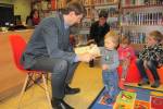 Ilustrační foto - Pan starosta četl dětem v knihovně