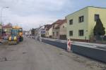 Ilustrační foto - Další část ulice Víta Nejedlého má nový asfaltový povrch, stavba se od úterý přesouvá